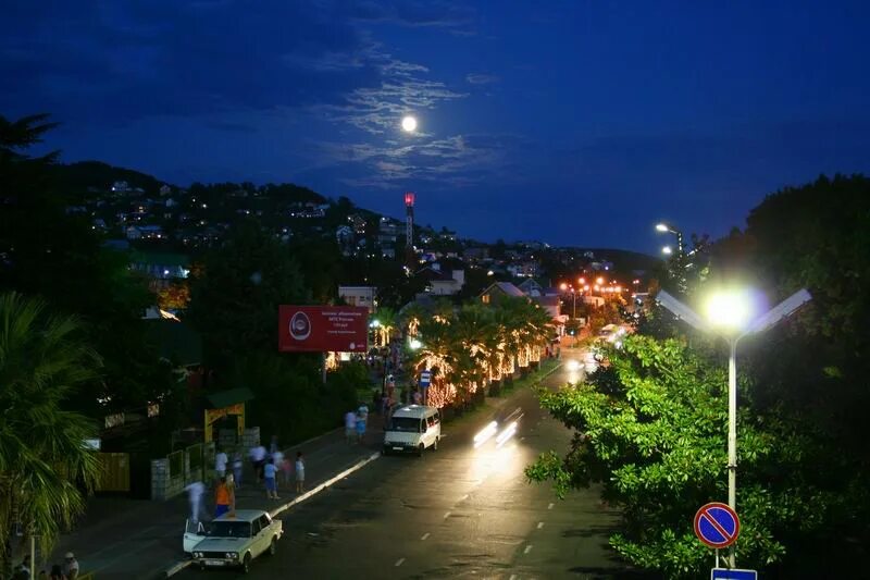 Лоо санаторий аквалоо. Лоо ночью. Море ночью лоо. Ночной лоо. Пляж белые ночи сочи лоо.