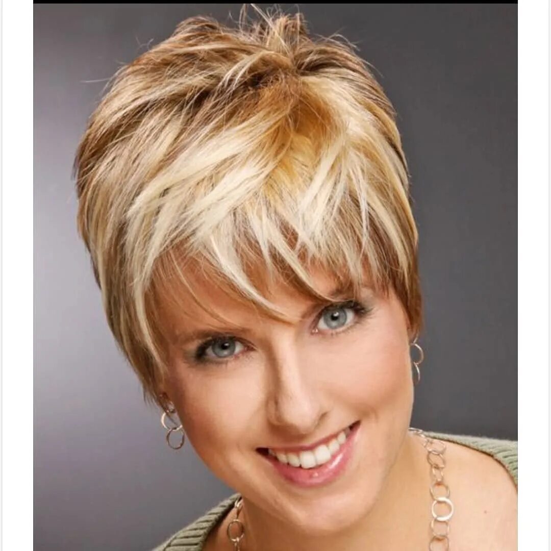 Рейчел грин прическа каскад. Объемная стрижка на средние волосы для тонких волос. Мелирование после 40 лет. Мелирование после 40 лет. Колорирование на светлые волосы короткие.