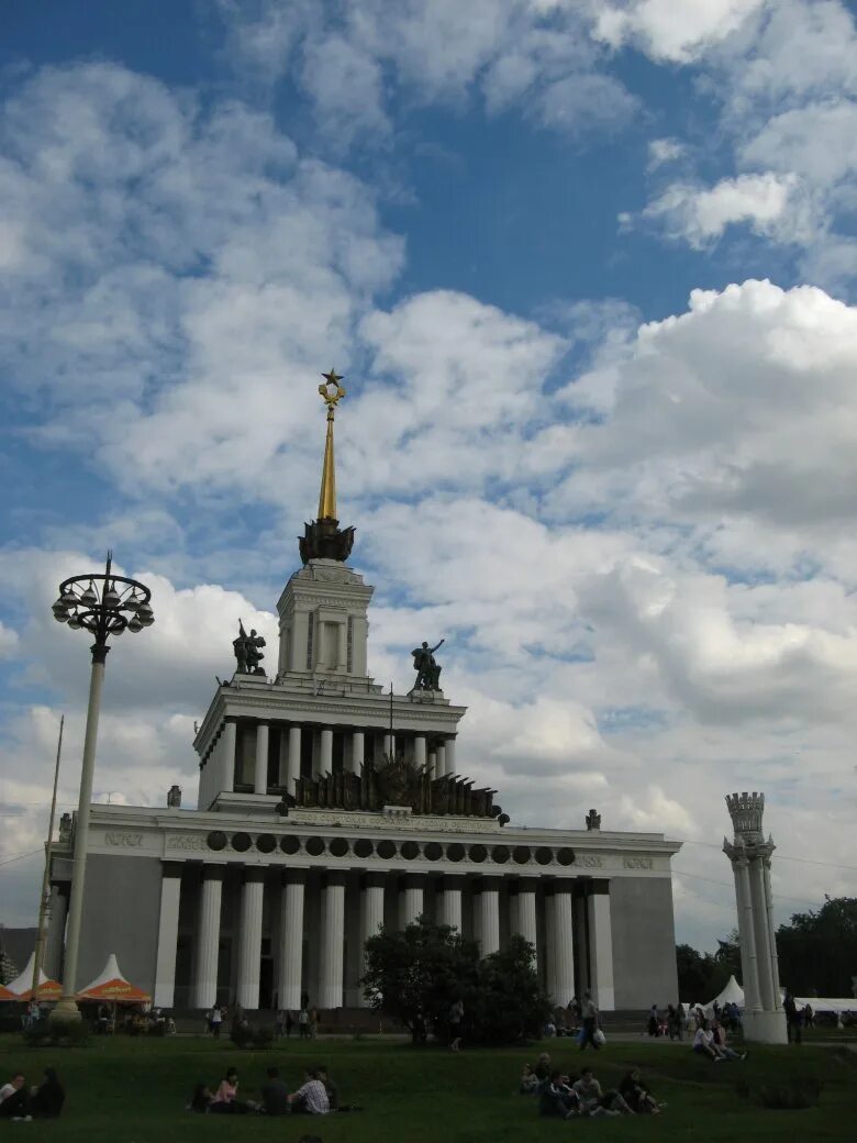 Центр ввц. Всероссийский выставочный центр (ввц). вднх павильон народного хозяйства. парк вднх. выставка народного хозяйства на вднх.