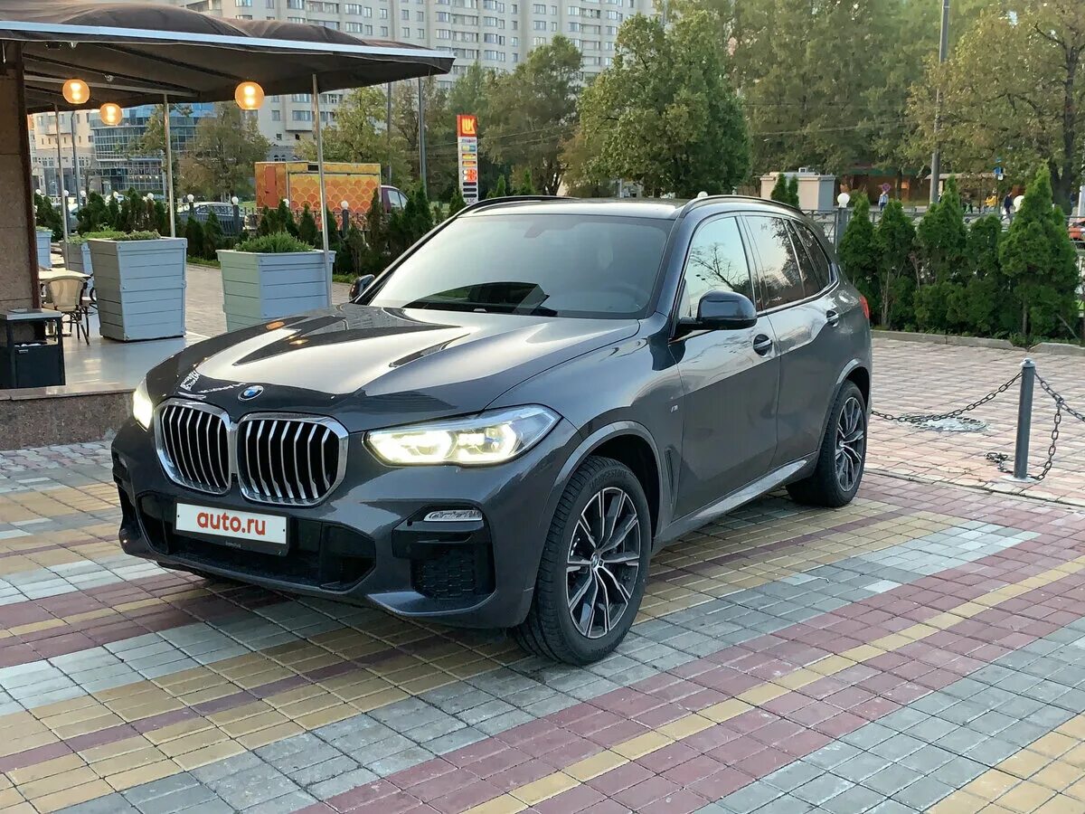 BMW x5 g05 серый Донингтон. БМВ х5 g05 серый графит. БМВ х5 2021 серый. БМВ х5 2019 черный. Куплю бмв х5 с пробегом в россии