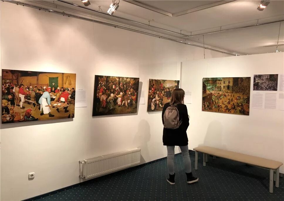 Выставка брейгеля в москве. Босх и брейгель. Выставка брейгеля 2023. Питер брейгель перевернутый мир. Выставка на якиманке босх и брейгель.