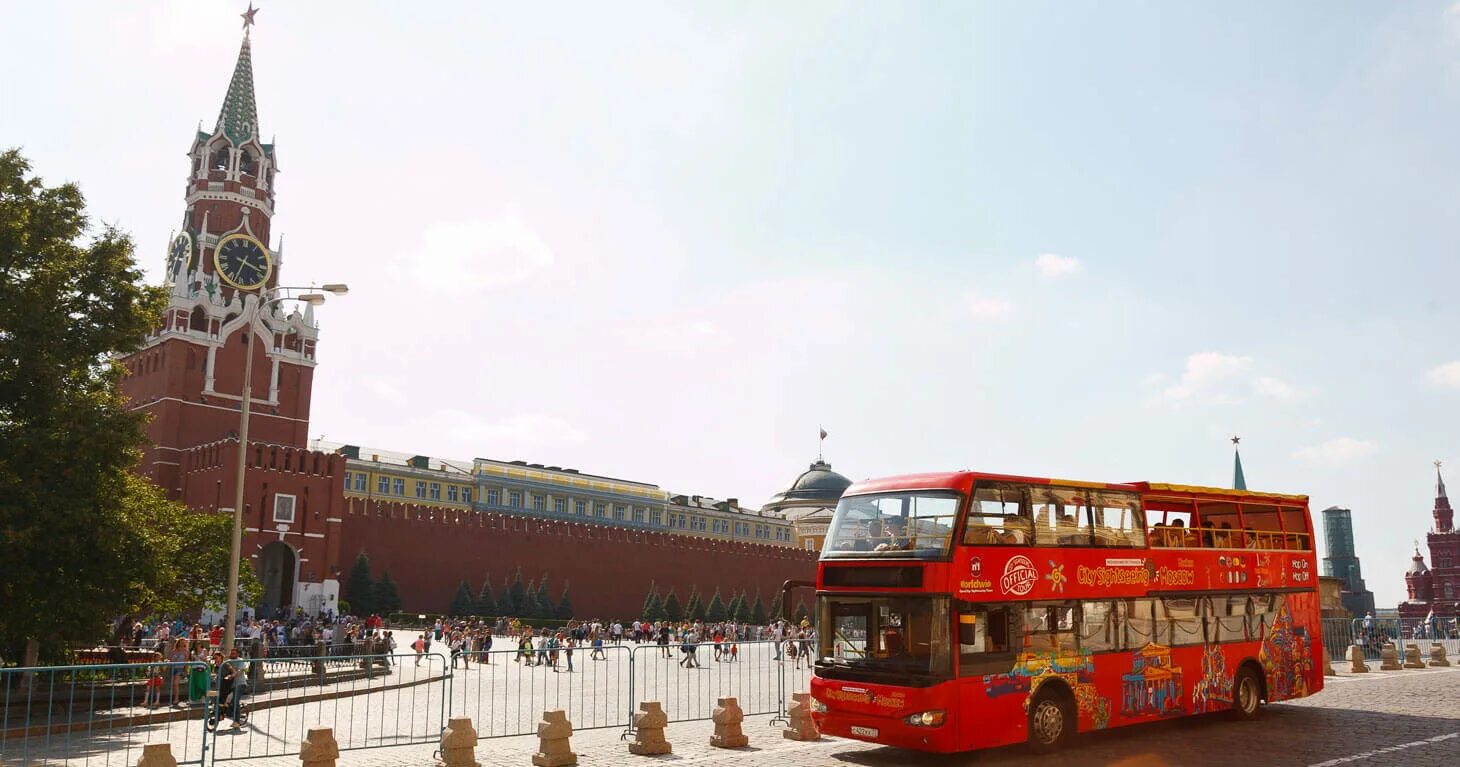 City Sightseeing Москва. Автобус City Sightseeing Москва. Московский экскурсионный автобус. Красный экскурсионный автобус в Москве. Автобусные экскурсии по москве от красной