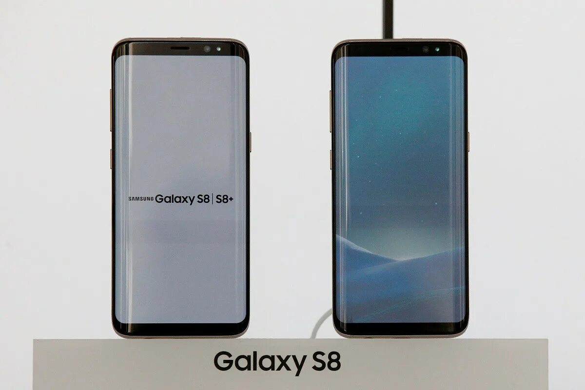 Экран s 8. Samsung Galaxy s8+ экран. Samsung t s8 Plus. Samsung s8 диагональ. Экран новый на Galaxy s8.
