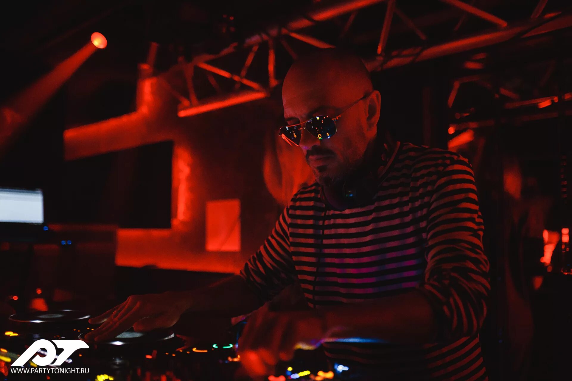 диджей докторов. вирус группа юрий ступник. диджей доктор иванов. диджей доктор. диджей доктор дрей.