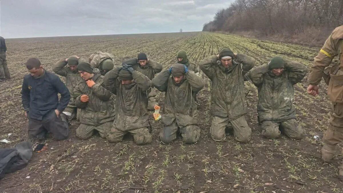 Видео солдат 10. Российские солдаты на Украине. Пленные российские солдаты 2022. Плен российских солдат в Украине. Русские солдаты в плену на Украине.