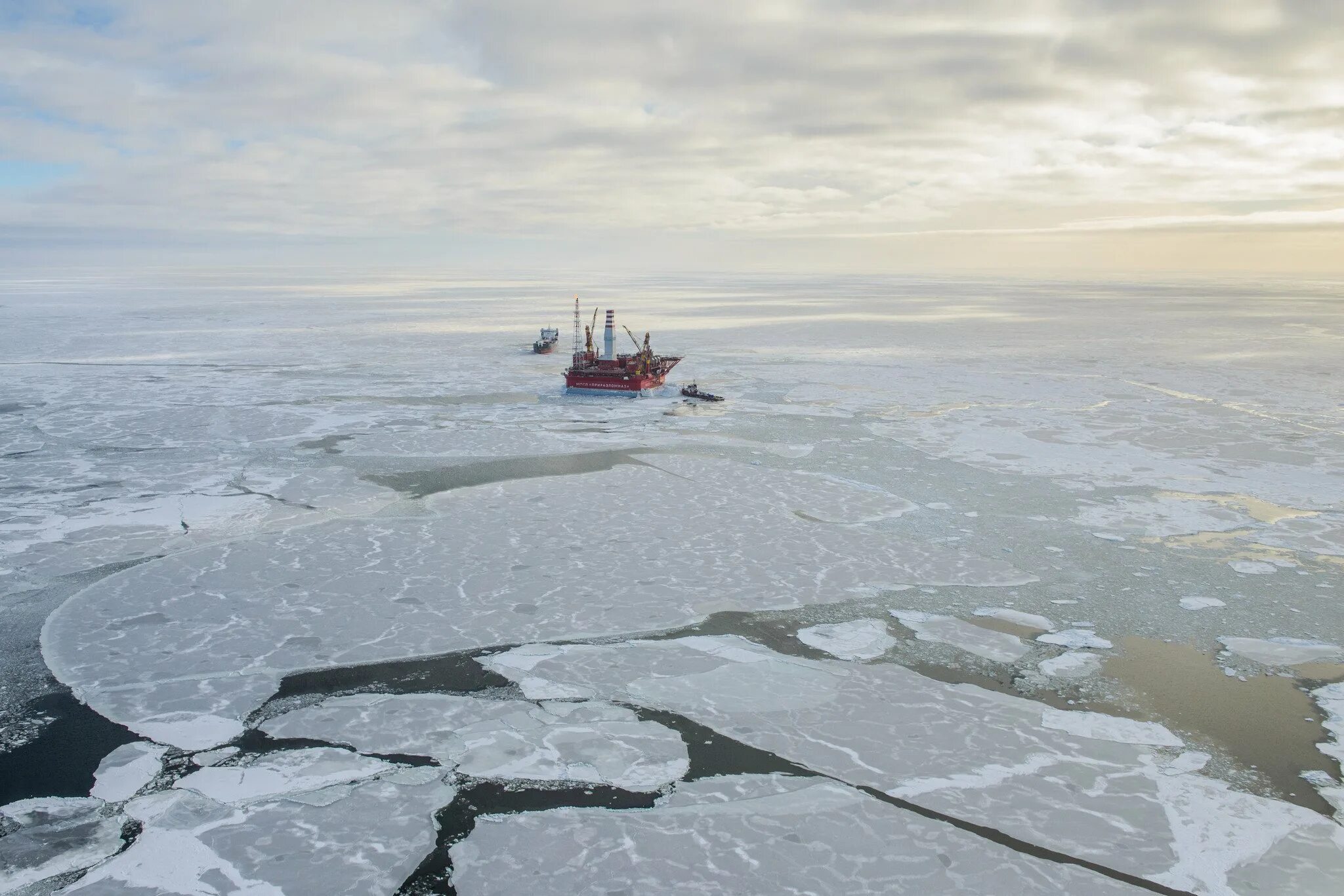 Платформа Приразломная в Печорском море. Баренцево море и Печорское море. Шельф Печорского моря. Ледовый Покров Карского моря. Ветер северного ледовитого океана