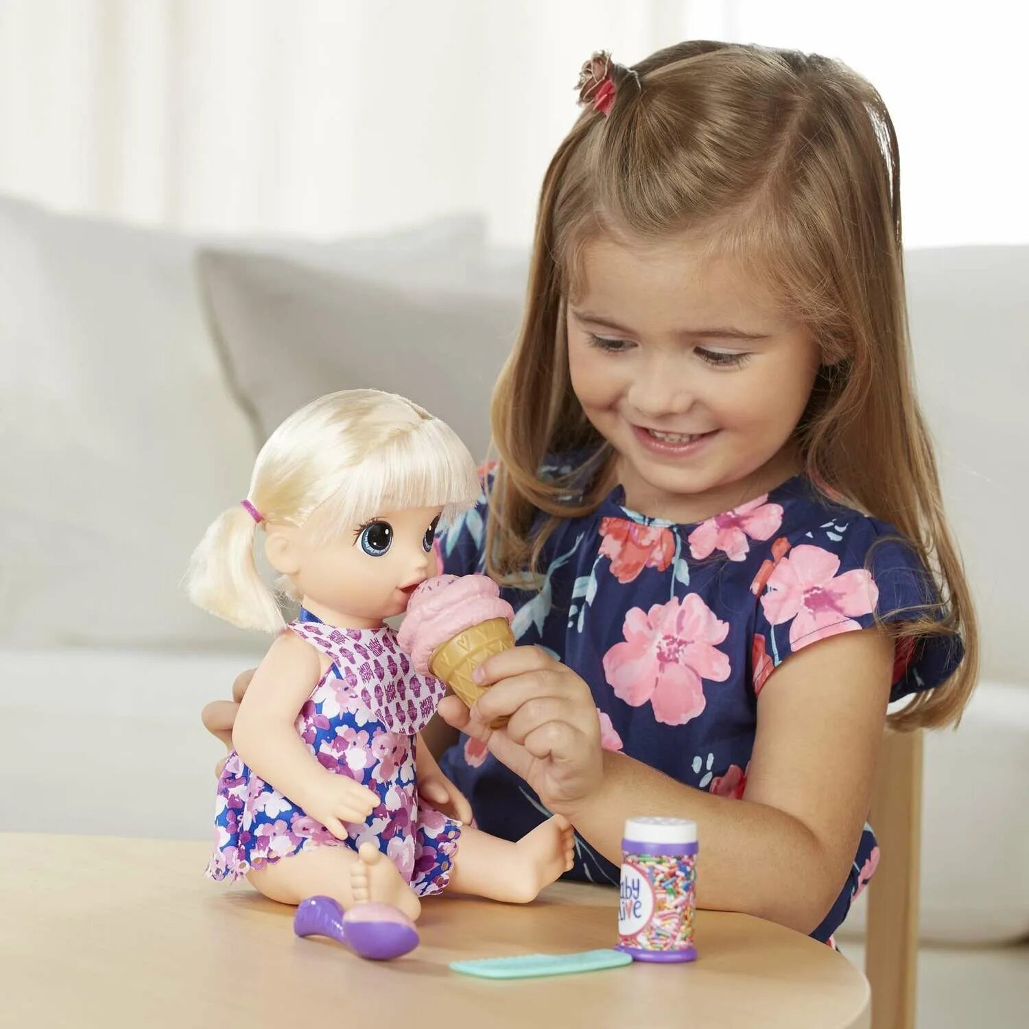 Игры с куклами. Куклы Беби Элайв. Кукла Беби Элайв Малютка. Hasbro Baby Alive малышка с мороженым, 31 см, c1090. Hasbro кукла c1090.