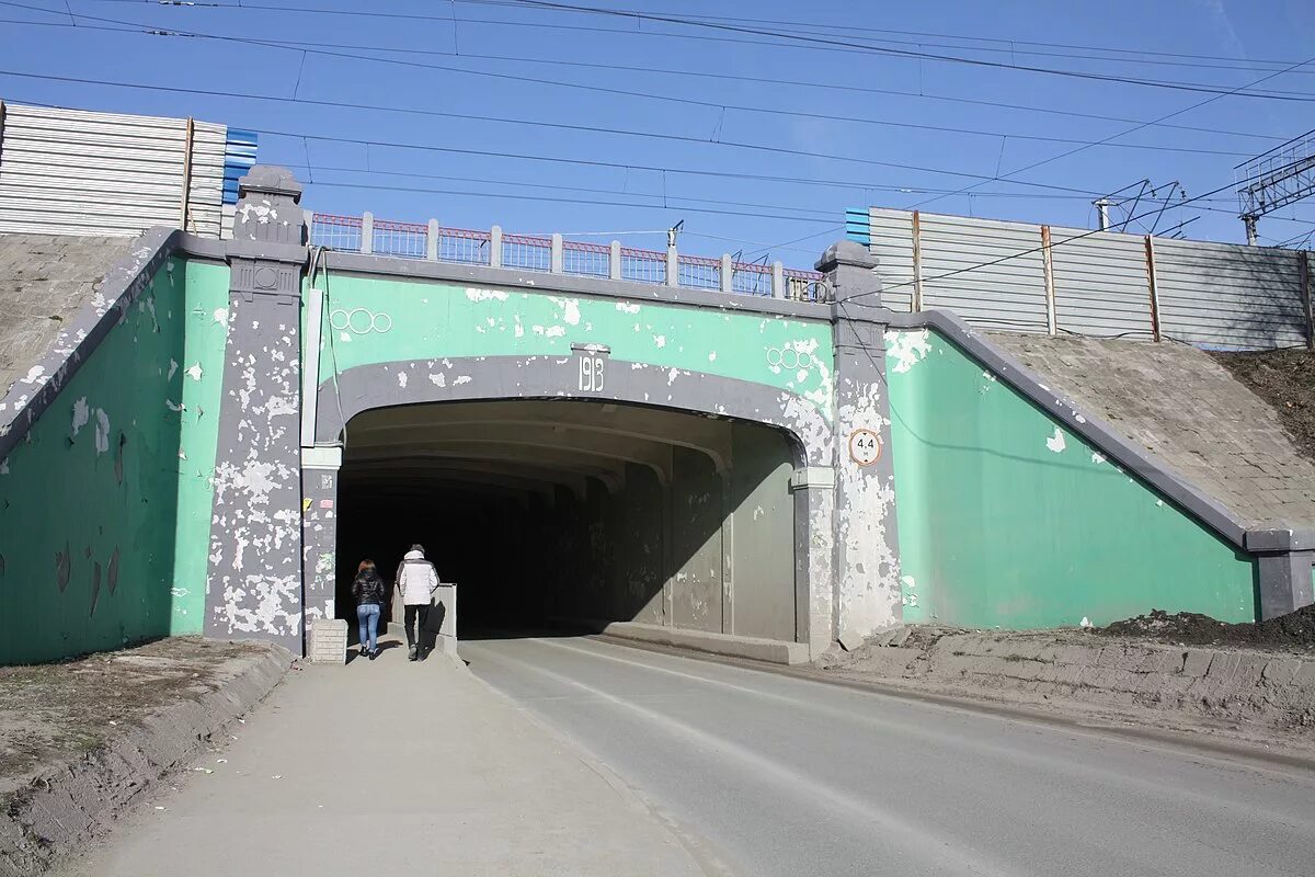 Владимирский спуск 2а новосибирск. Спуск новосибирск. Разъезд иня горнолыжный комплекс. Туннельный спуск новосибирск. Владимировский спуск новосибирск.