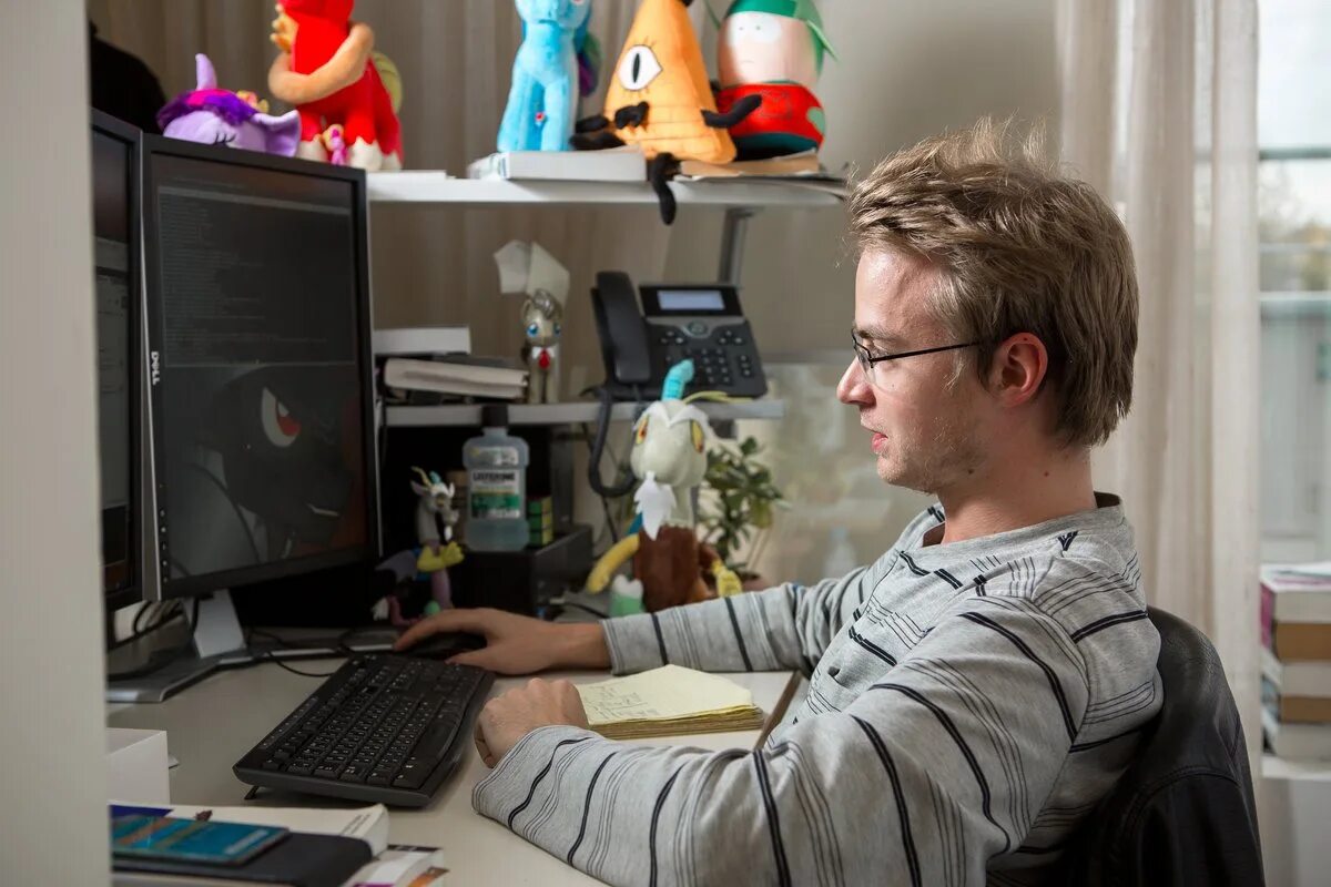 Программист. It специалист. It специалист. Айтишник. It специалист.