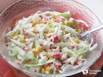 Салат из капусты крабовых палочек и огурца