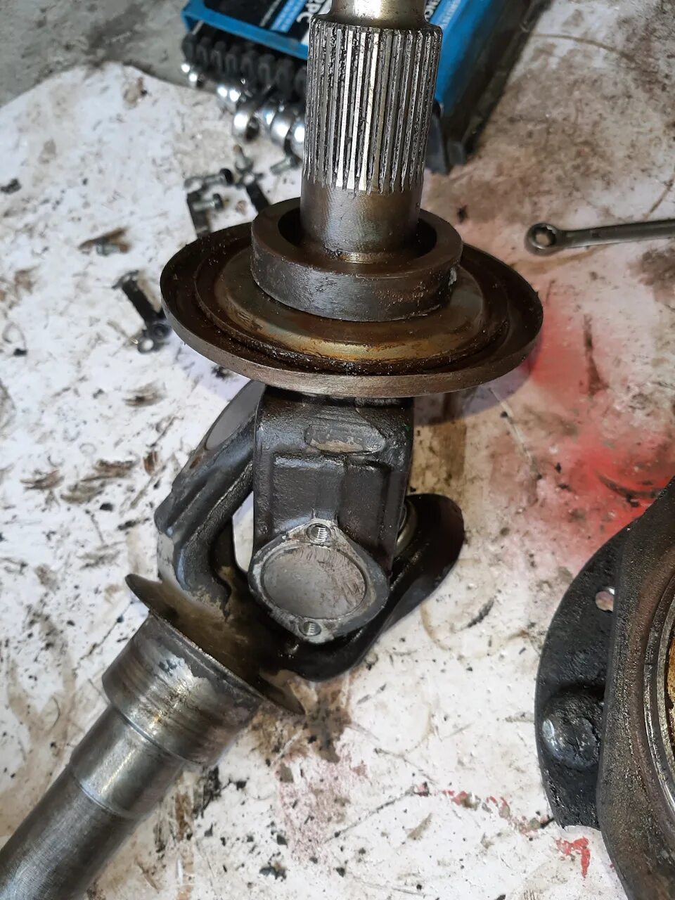 Ступичный подшипник газ соболь 4х4 передний. Шрус передний соболь 4х4. Передняя ступица соболь 2752. Замена ступичного подшипника соболь. Замена ступичного подшипника соболь.