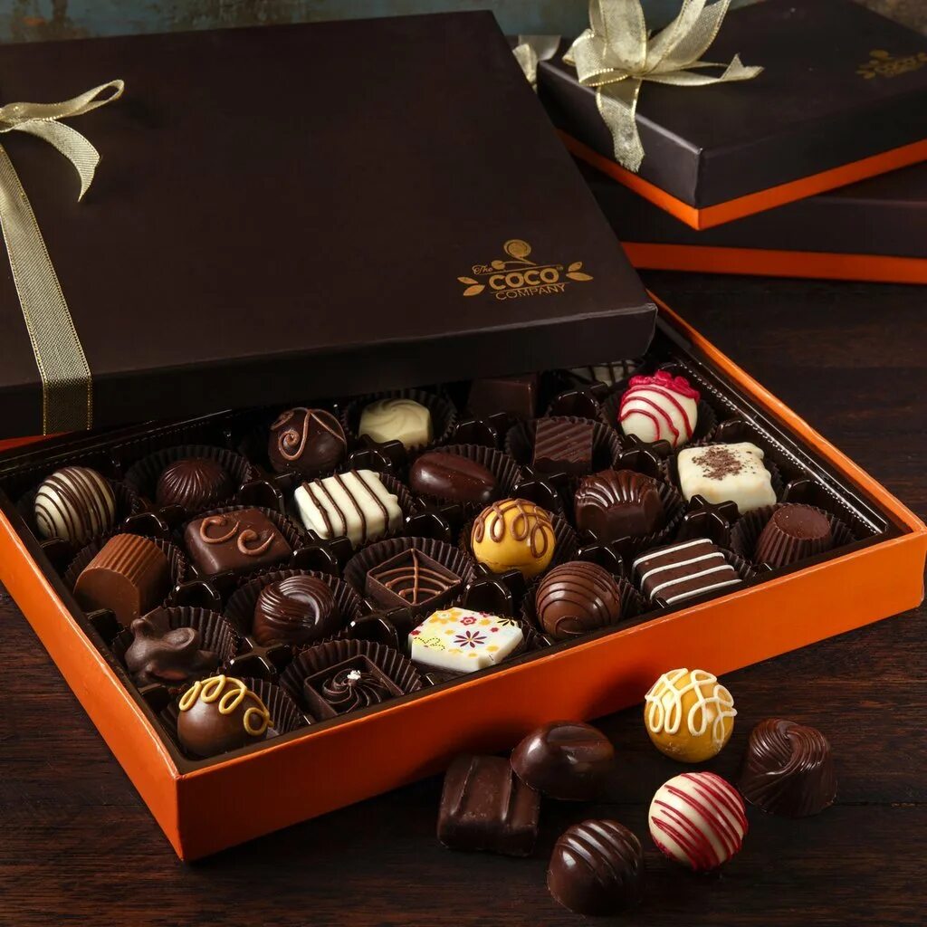 Конфеты в коробках ассортимент. Годива Королевский набор шоколад. Шоколадные конфеты бельгийский шоколад. Бельгийский шоколад Роял Кинг. Конфеты шоколадные в коробке.