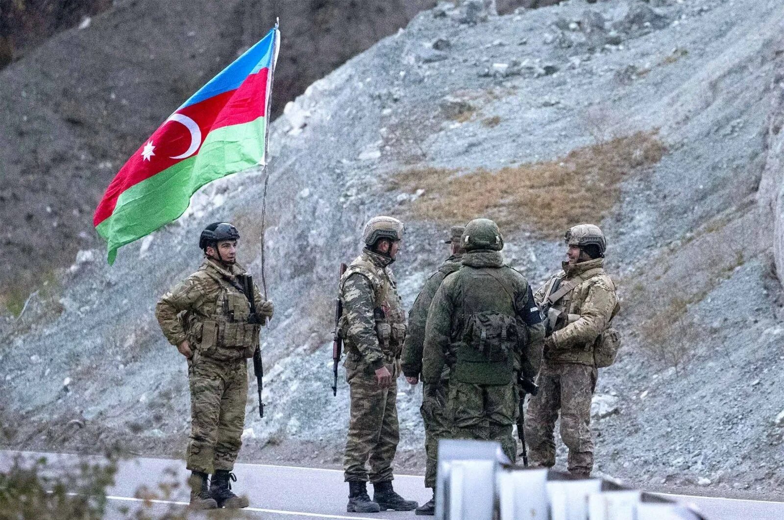 Azeri 2. Азербайджанские войска. Азербайджанские военные. Армения азербайджанские войска. Азербайджанский солдат.