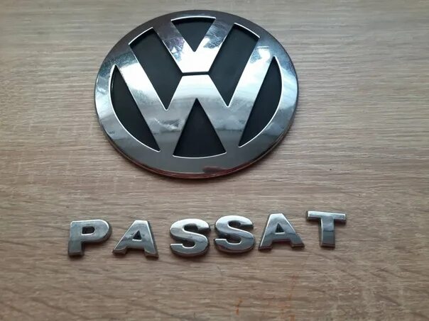 Значки пассат б6. Значки VW Passat. Volkswagen Passat значок. Значок Фольксваген б4. Пассат б3 значок.