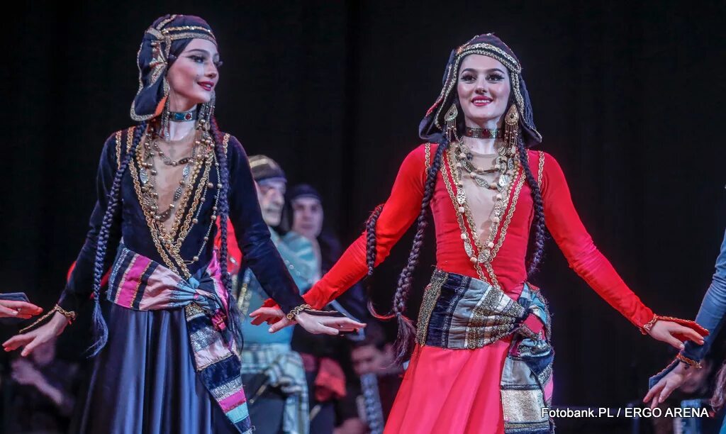 Гандаган Сухишвили. Танец Ачарули Сухишвили. Грузино Аджарский национальный костюм. Аджарский танец Ачарули.