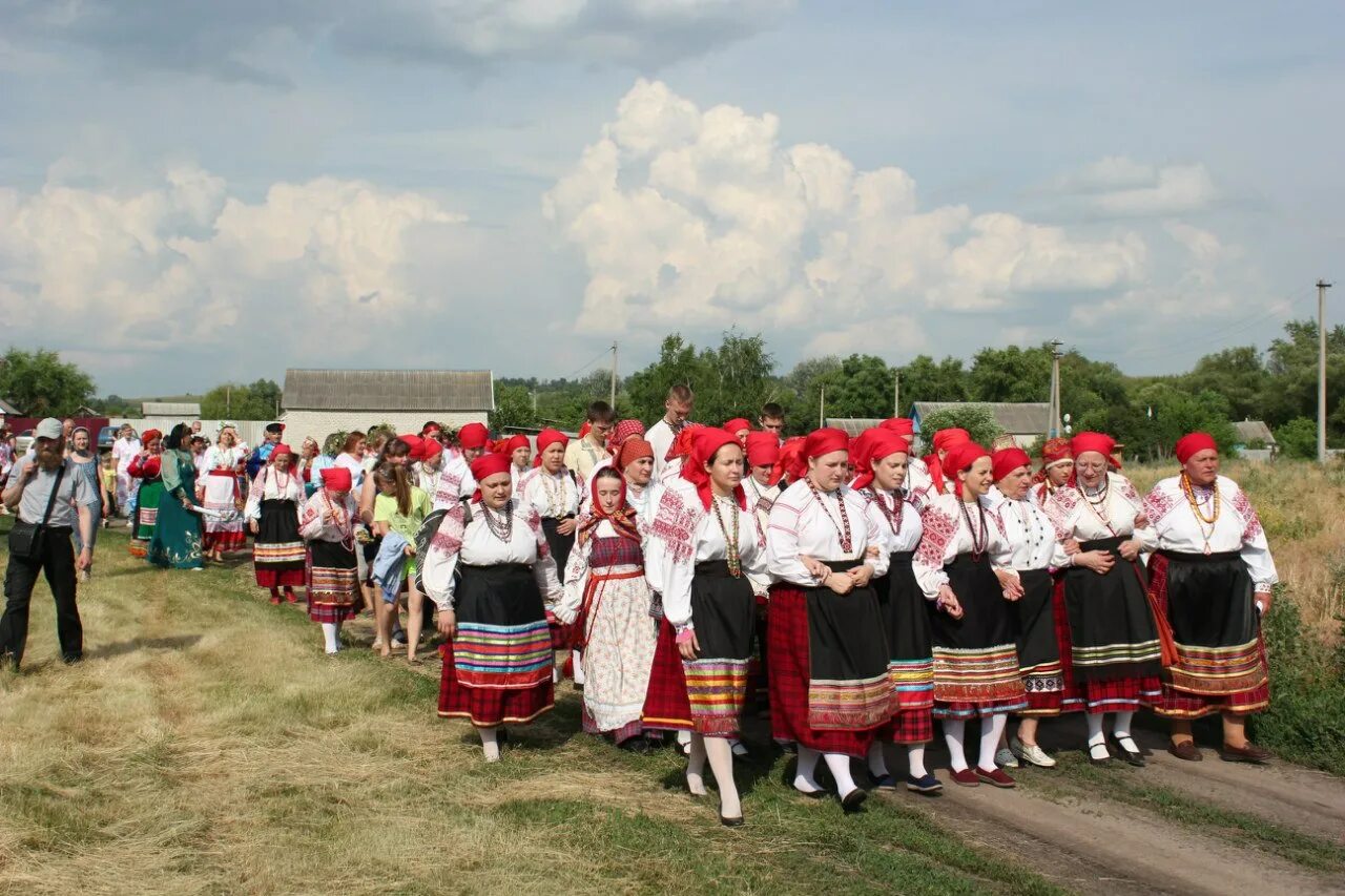 Погода в народном воронежской области. Фольклорный ансамбль Воля Воронеж. Фольклорный ансамбль с. Россошь Репьевский район. Фольклор Воронежской области. Фольклор Воронежского края.