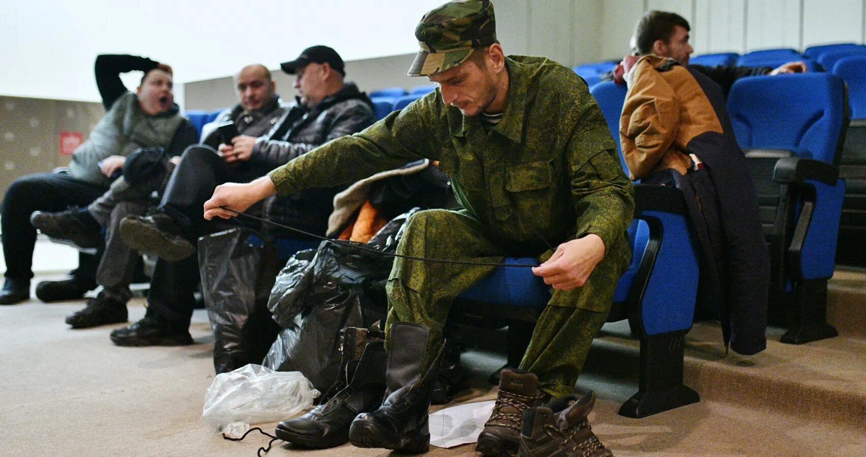 Будет ли мобилизация в 2025г 1 апреля. Российские военнослужащие. призывной возраст. мобилизация в москве 2025.