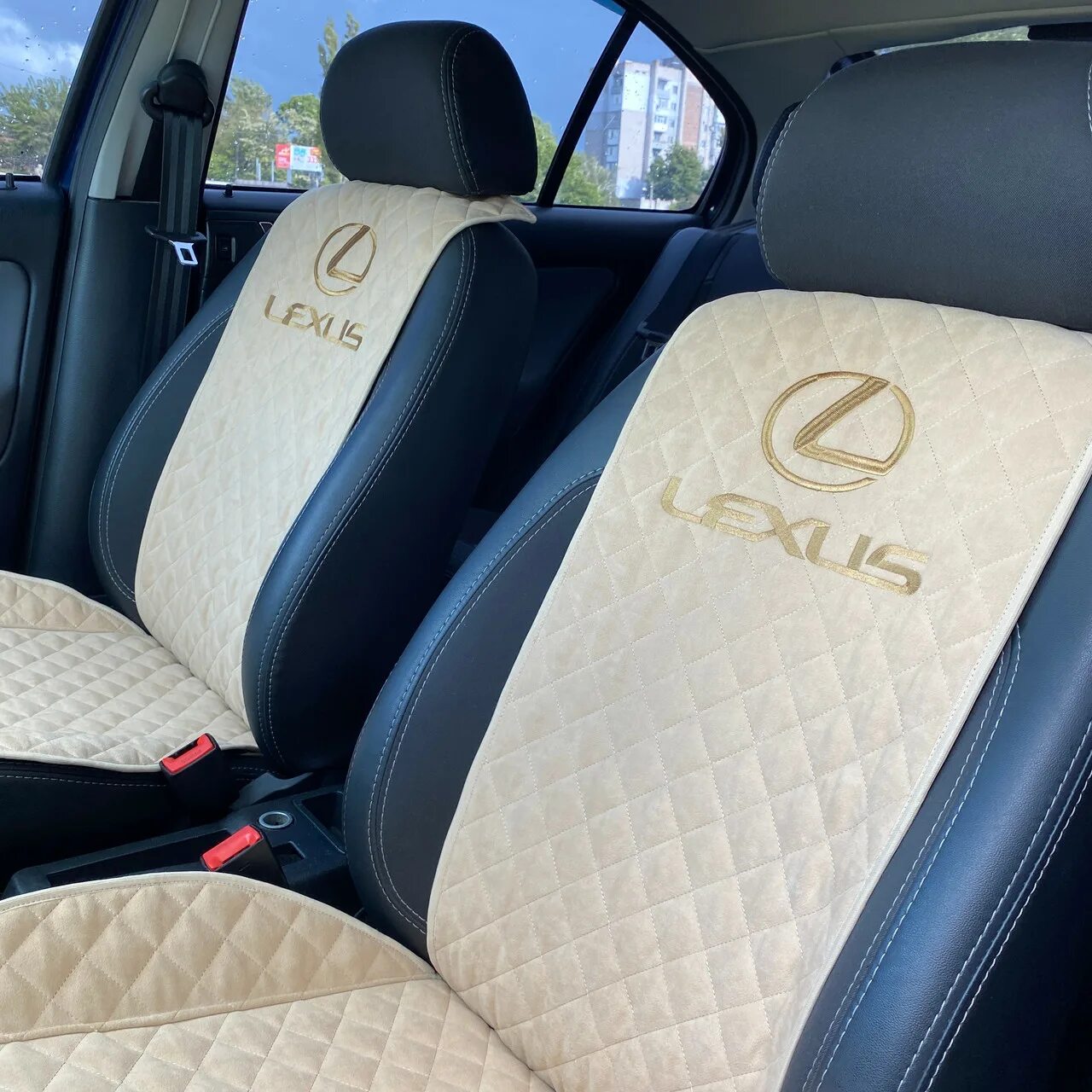 Накидки на сидения с логотипом. Накидки на сиденье Lexus. Чехлы на Лексус. Накидка на сидения автомобиля Лексус. Накидки на лексус
