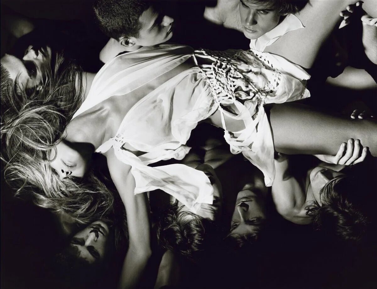 Много прелюдий. Две девушки страсть. Много прелюдий. Прелюдия это в музыке определение 4 класс. Много прелюдий.