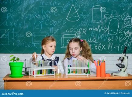 С какого класса начинается химия в школе