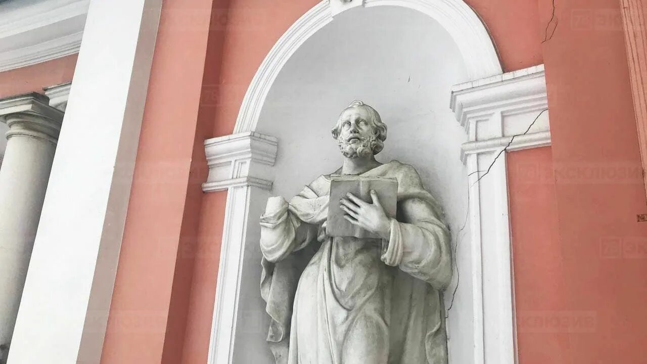 Молния в статую апостола петра. Апостол петр статуя спб. скульптура апостола петра в санкт-петербурге на лиговском. скульптурное изображение апостола петра невский 22. статуя апостола петра спб fktrcfylhjdcrbq fhr.