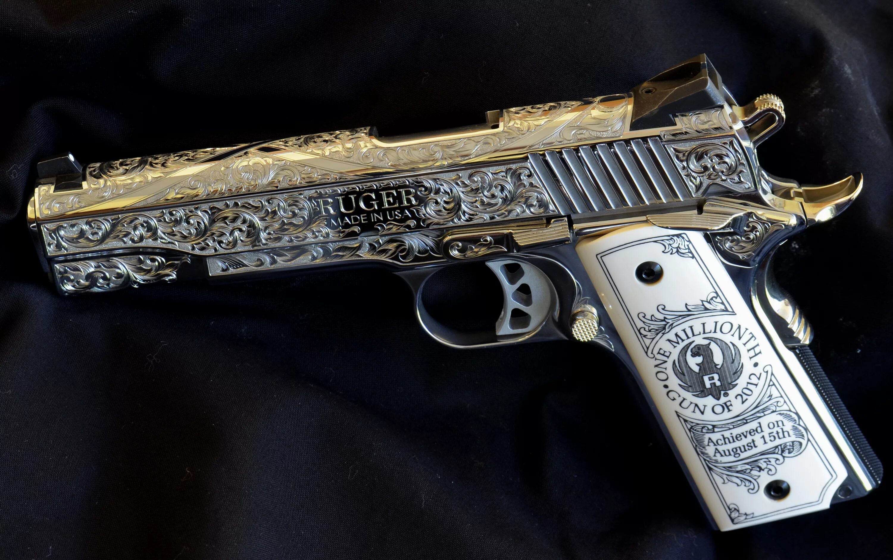 Colt m1911 черный гравированный. Кольт 1911 золотой с гравировкой. Кольт 1911 серебряный гравировка. Кольт 1911 с гравировкой. Эксклюзивные оружие