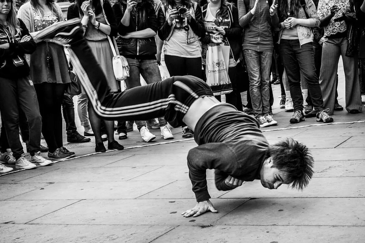 Первый брейк данс в ссср. Брейкеры ссср. Брейк данс 80. Брейк-данс 80-е ссср. Субкультура брейк данс.