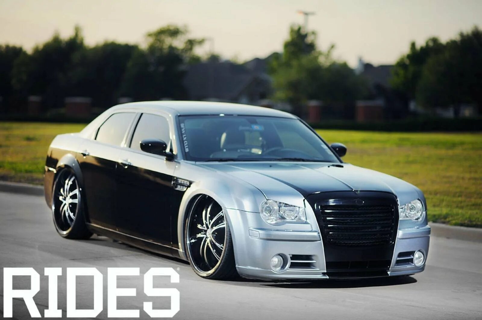 Тюнинг крайслера. Крайслер 300с. Chrysler 300c Custom. Крайслер 300с stance. Chrysler 300c Gray.