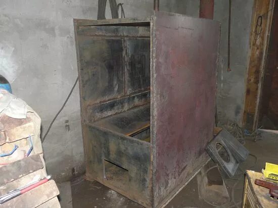 Котёл твёрдотоплевный самодельный. Котел длительного горения на дровах с водяным контуром. Изготовим котел. Изготовим котел. Отопительный котёл утилизатор пиролизный длительного горения.