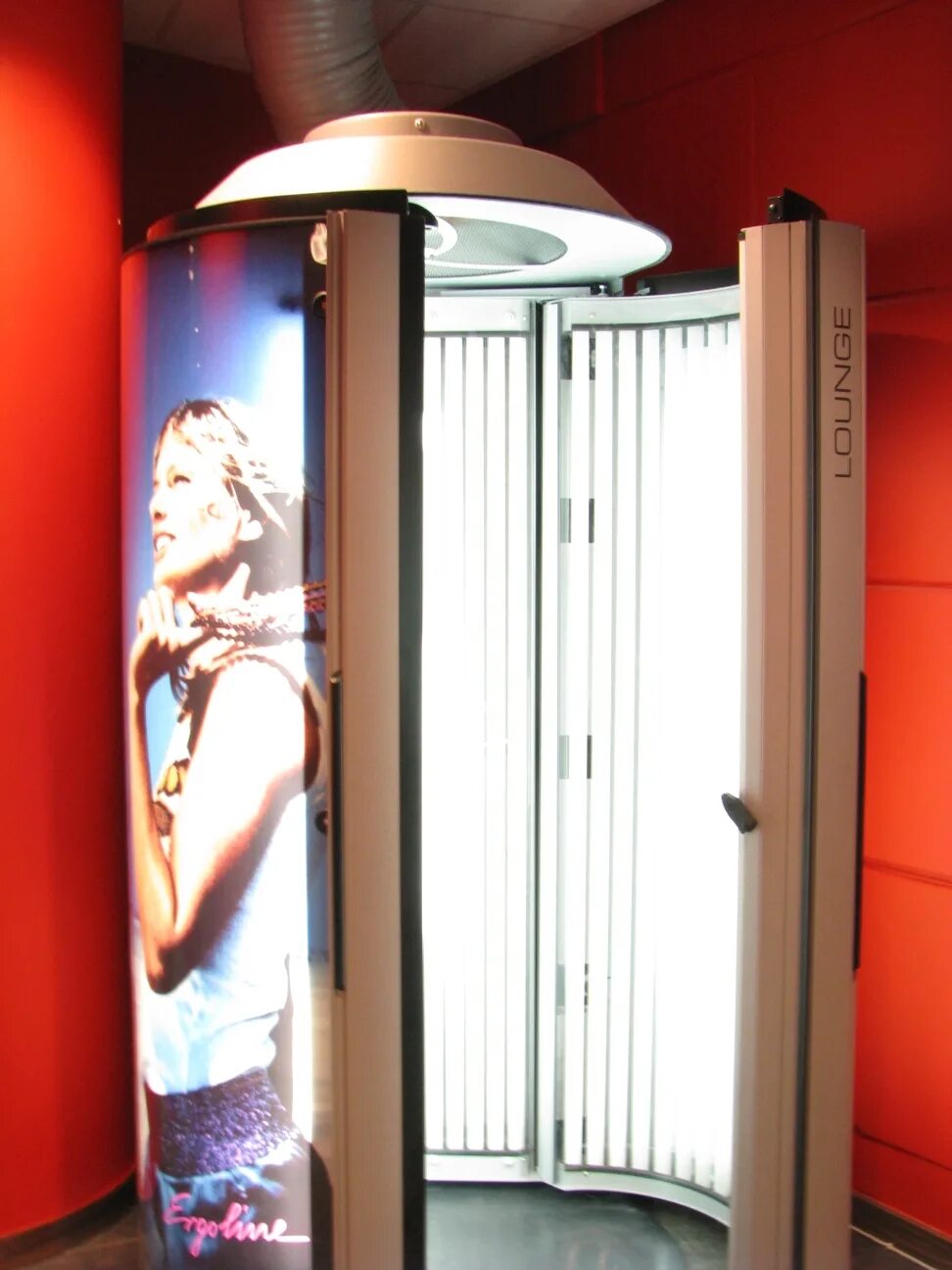 Luxura v5. Ультра тан солярий. Солярий ламповый. Солярий пермь. Студия загара санни.