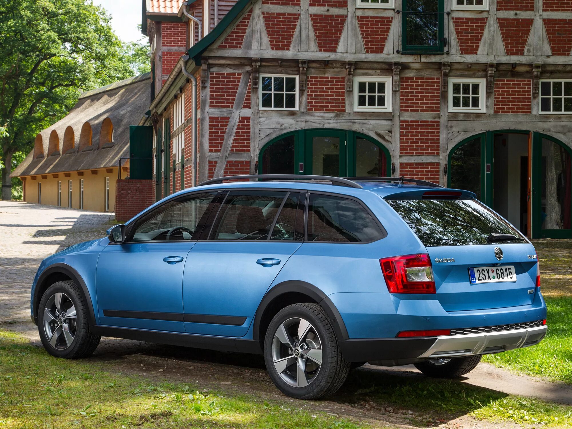 Шкода универсал полный. Skoda Octavia Scout 2014. Škoda Octavia Scout. Skoda Octavia универсал Scout.