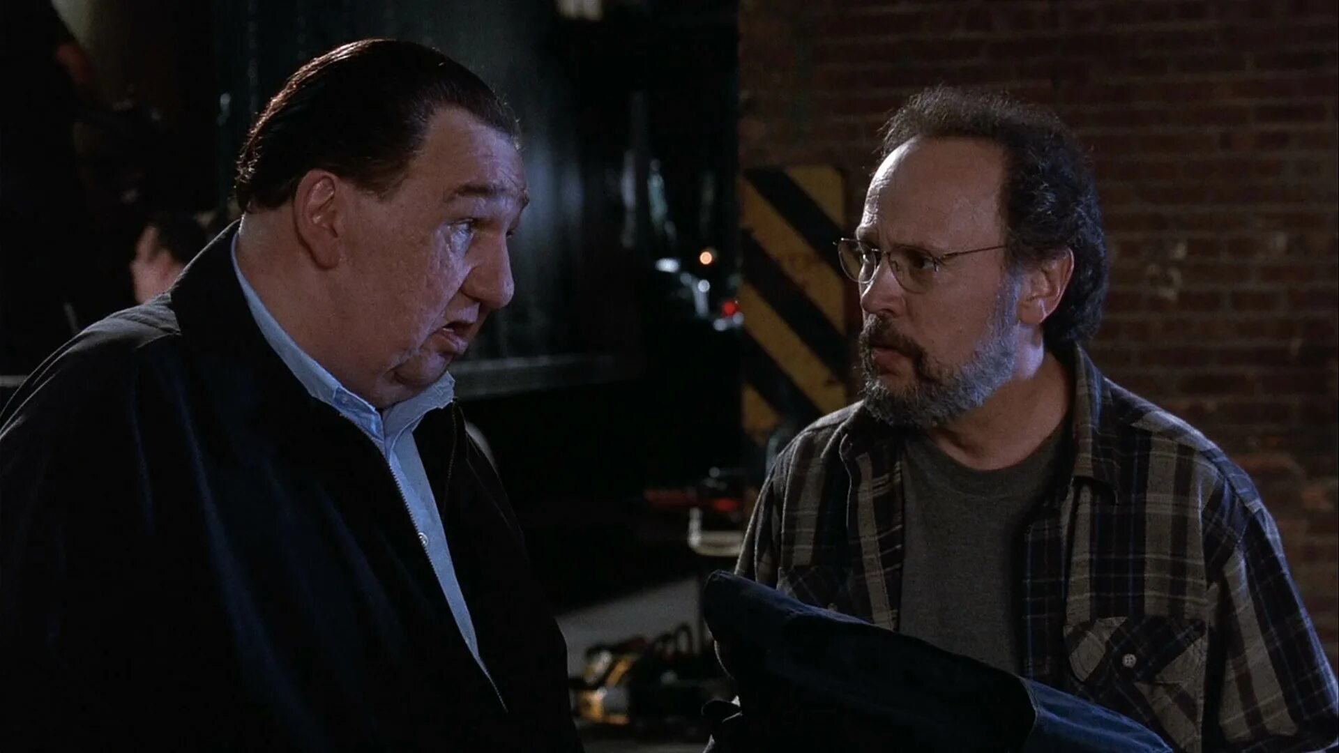 Мужчины спорят. Начальник друг. Уважение к собеседнику. Лидерство. Роберт де ниро анализируй это а ты хорош.