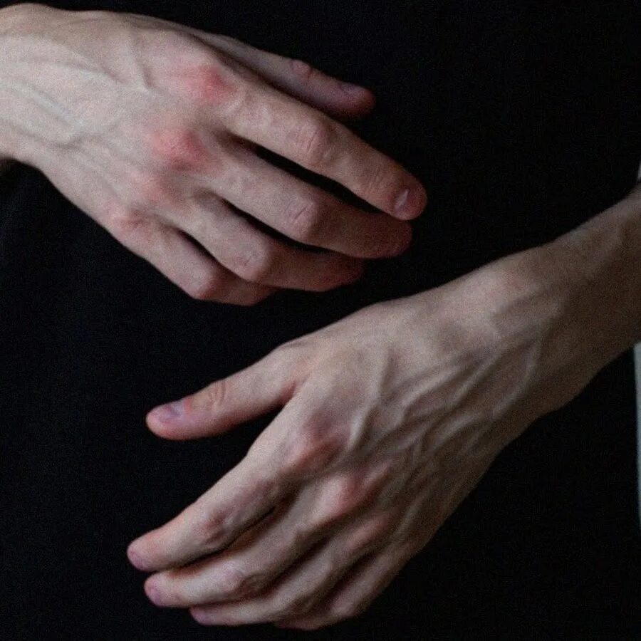 Человеческая рука. Красивые мужские пальцы рук. Рука человека. Мужские кисти рук фото. Мужские кисти рук фото.