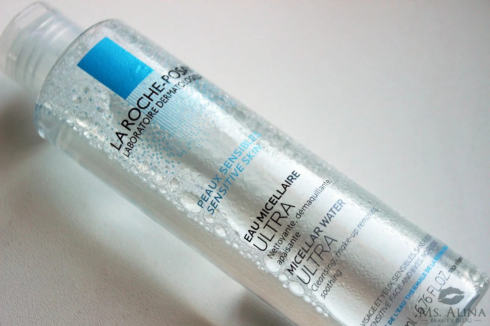 Однажды в ла роше отзывы. La Roche-Posay Micellar Water. La Roche Posay Ultra мицеллярная вода. Ля Рош ультра Сенситив мицеллярная вода. La Roche-Posay Ultra sensitive мицеллярная вода.