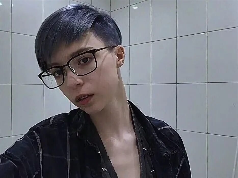 Мама избивала, когда выпивала... Дочь Ефремова сменит пол из-за травм детства?