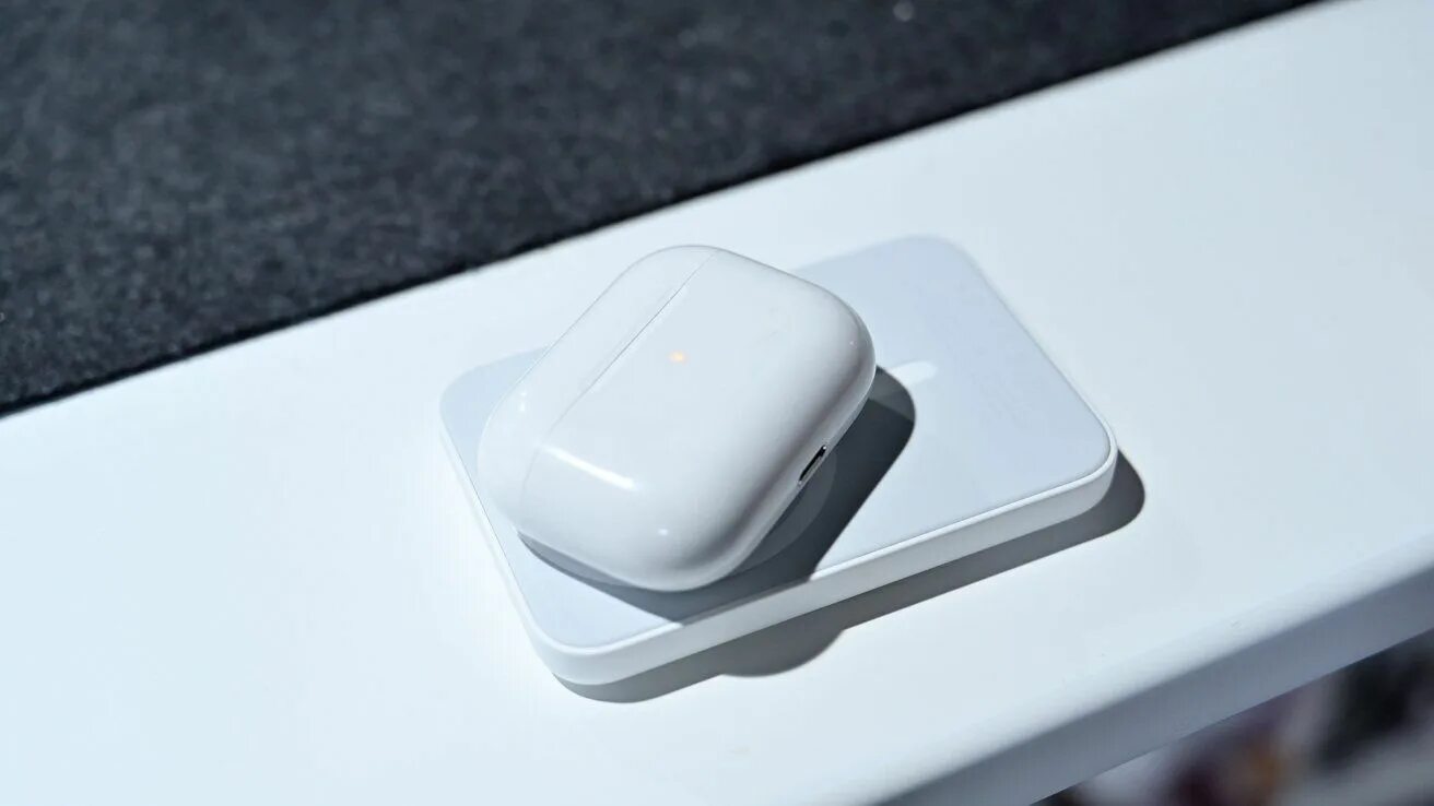 Airpods pro аккумулятор. Apple MAGSAFE Battery Pack. Iphone Battery Pack MAGSAFE. Зарядка MAGSAFE Battery Pack. Apple AIRPODS Pro MAGSAFE 2021.