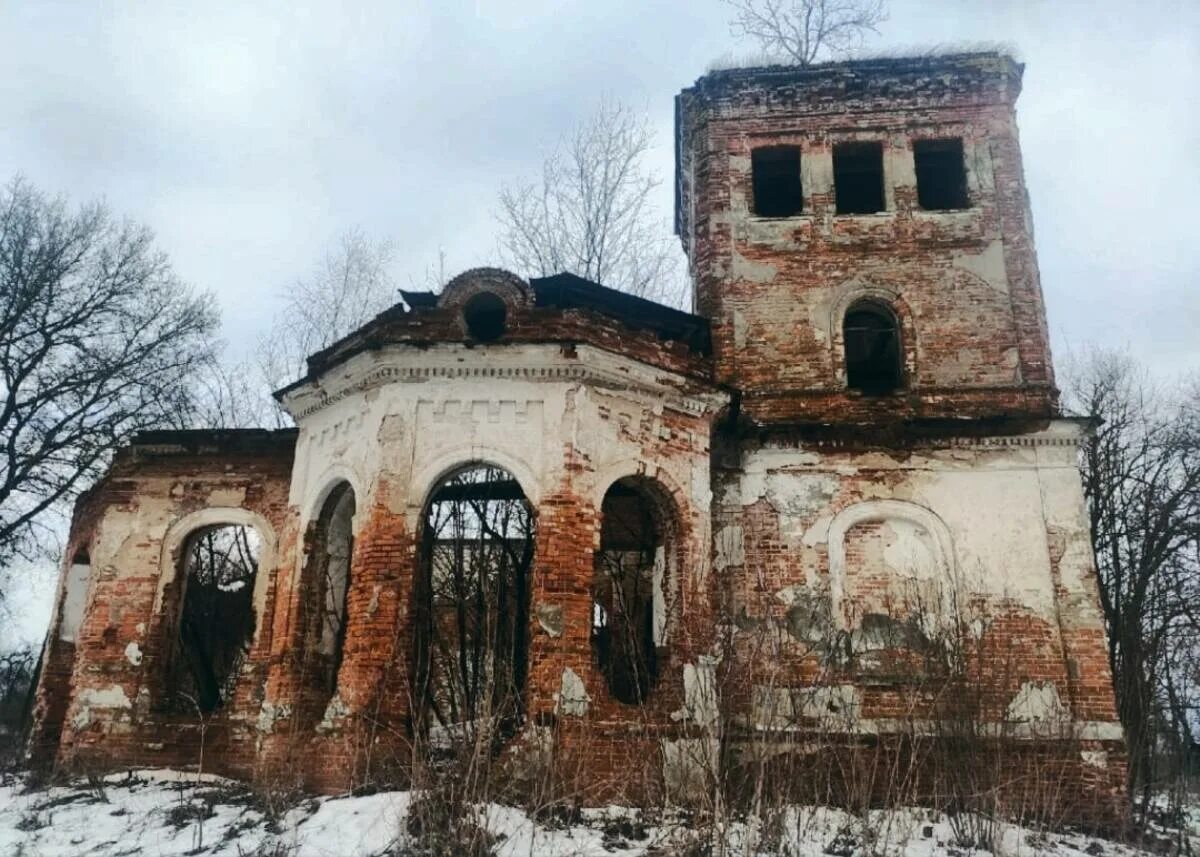 Полуразрушенные усадьбы Брянской области. Усадьбы Брянска и Брянской области. Заброшеные усадьбы Брянской области. Заброшка в Брянске.