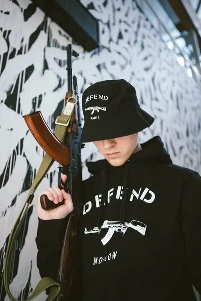Defend me. Defend moscow. defend paris. defend картинка. defend кепка.