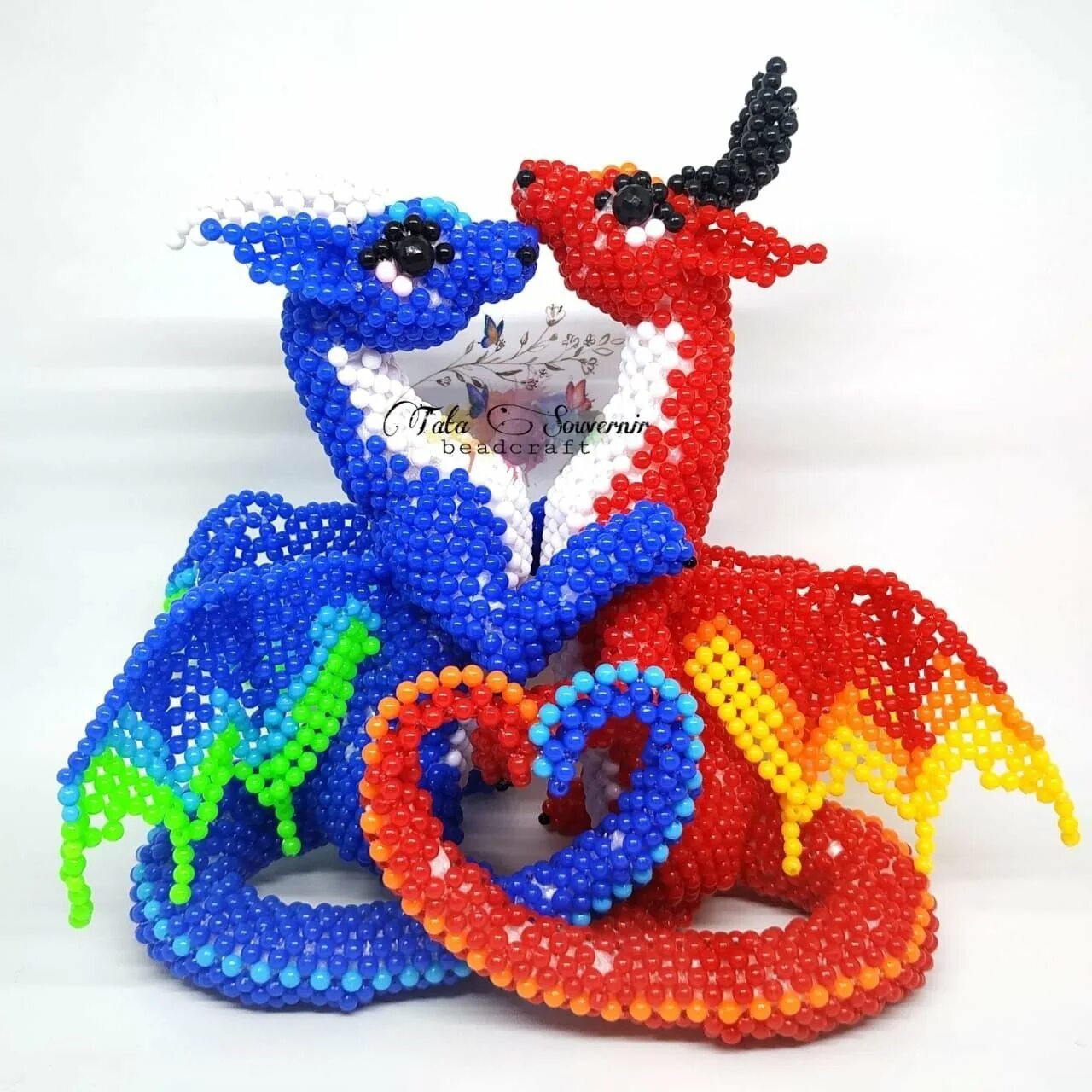Амигуруми из бисера. Игрушки амигуруми из бисера. Амигуруми из бисера свинка. Амигуруми тз б исера. Китайские амигуруми из бисера.