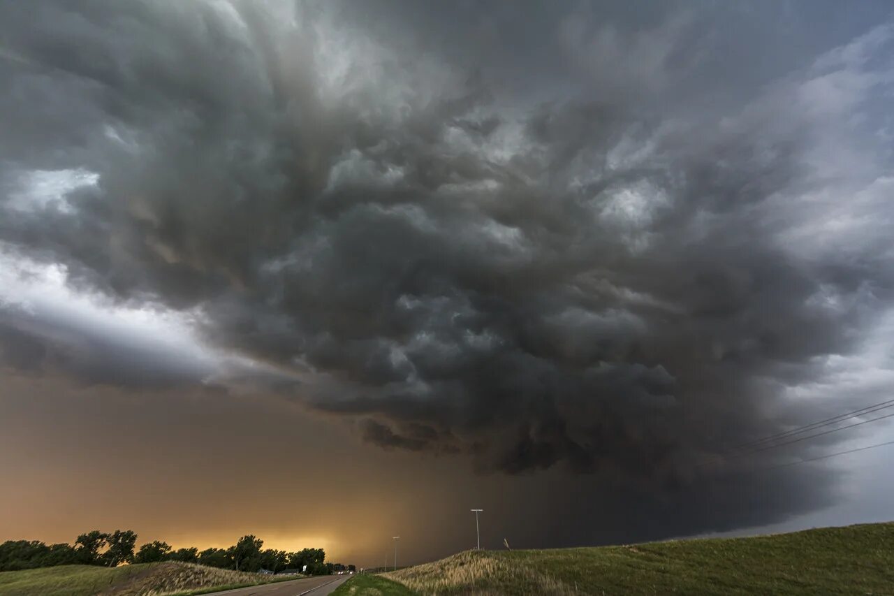 Big clouds. Кумулонимбус грозовые. Грозовые тучи. Грозовое небо. Дождливое небо.