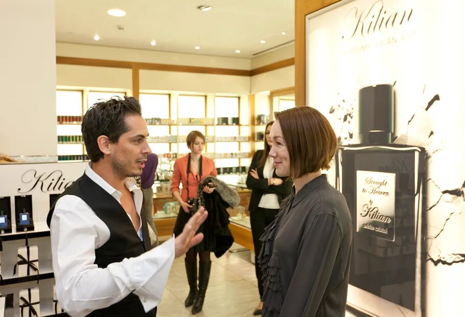 Килиан хеннесси в москве. Николаи бутик. Николаи бутик. Бутик брунелло кучинелли в италии. Николаи бутик.