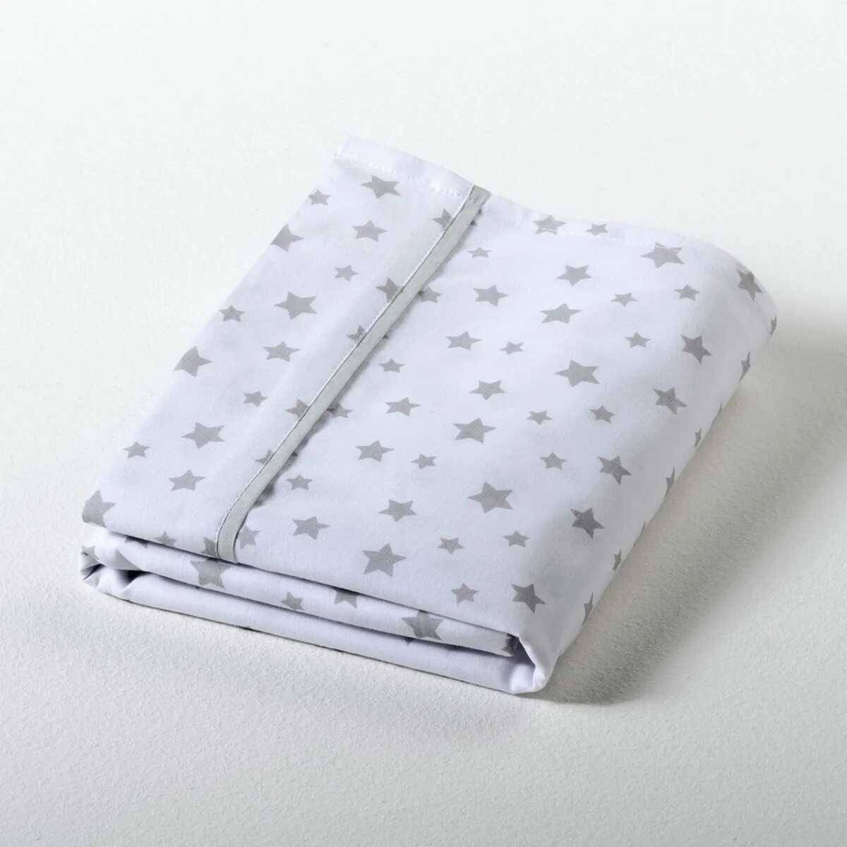 Простыня на резинке махровая розовая. Простынка на резинке в кроватку для новорожденных. Простыня на резинке розовая. Ребенок в простынке. Простыня 114911406 primavelle.