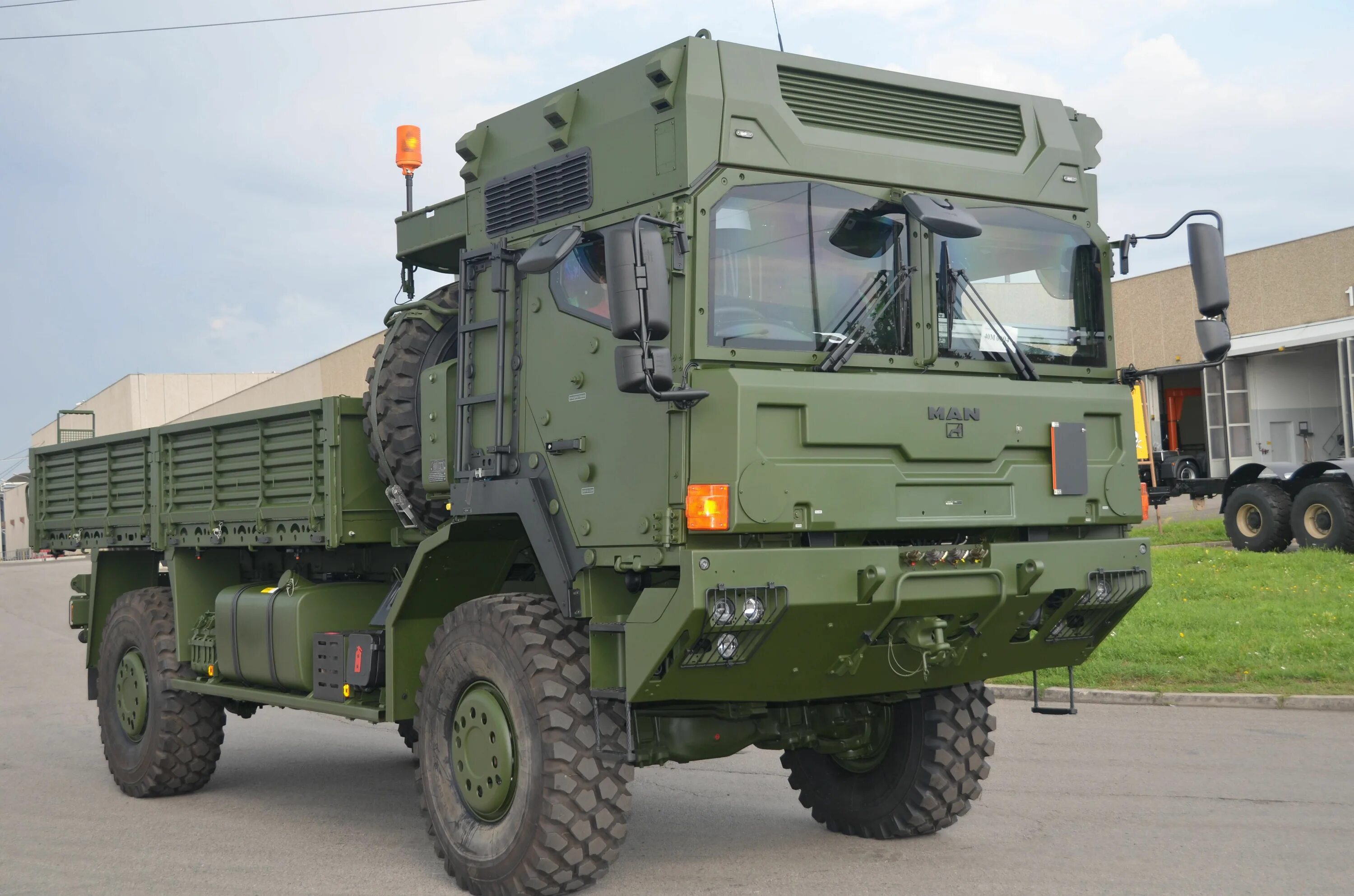 81 х 8. Man 4x4 армейский грузовик. Rheinmetall man HX 10х10. Rheinmetall man Military vehicles НХ 8х8. Man HX 4x4.