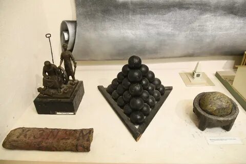 Чугунная 18