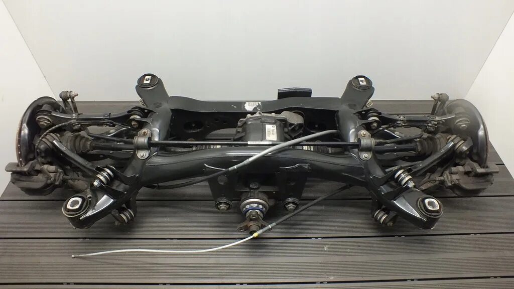 Передняя подвеска бмв х5 е70. Подвеска бмв х5 е70. Подвеска бмв х5 е70. Бмв х5 задняя часть е70. Подвеска бмв х5 е70.