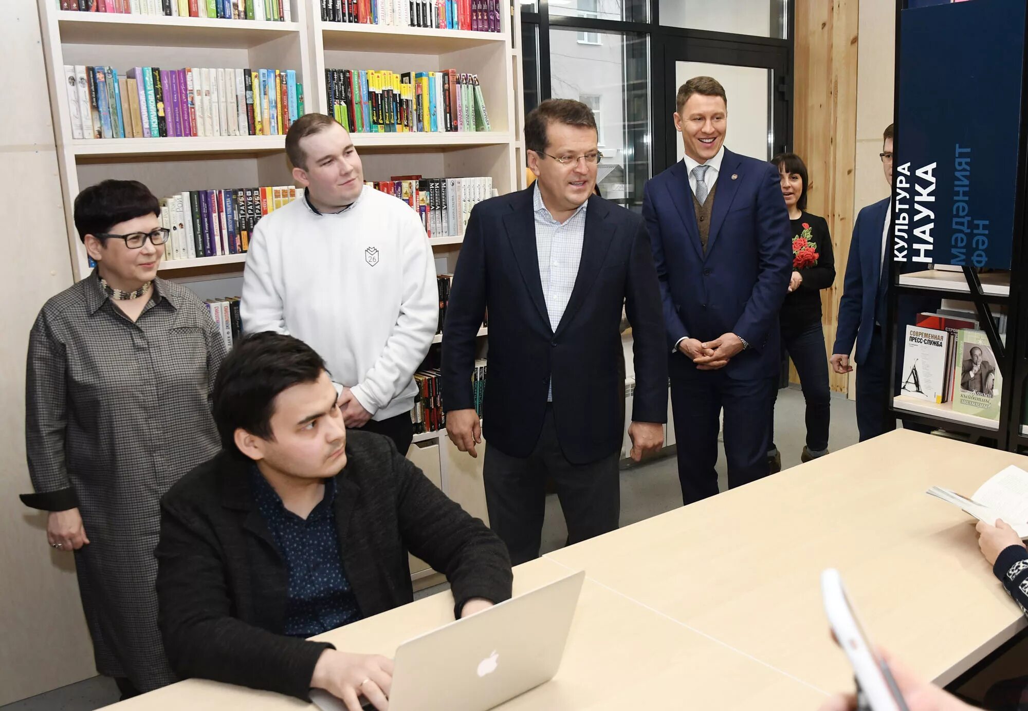 Реальные новости казань. Казань люди на улицах. Новости казани казани ново. Новости дольщики казань. Федосеевская школа казань.