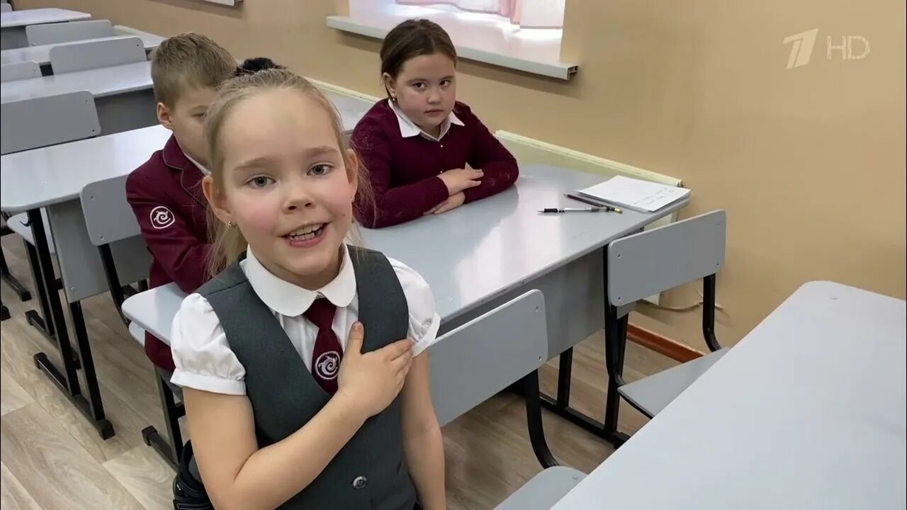 Видео клас. Гимназия 33 бишкек. видео для 2 класса. класс для видео. 72 гимназия бишкек.