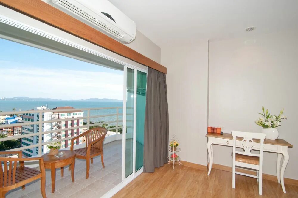 Sawasdee seaview фото гостей. White pearl sea view) 2*. Midguard sea view (ex. Отель v8 sea view паттайя. Sea view 3.