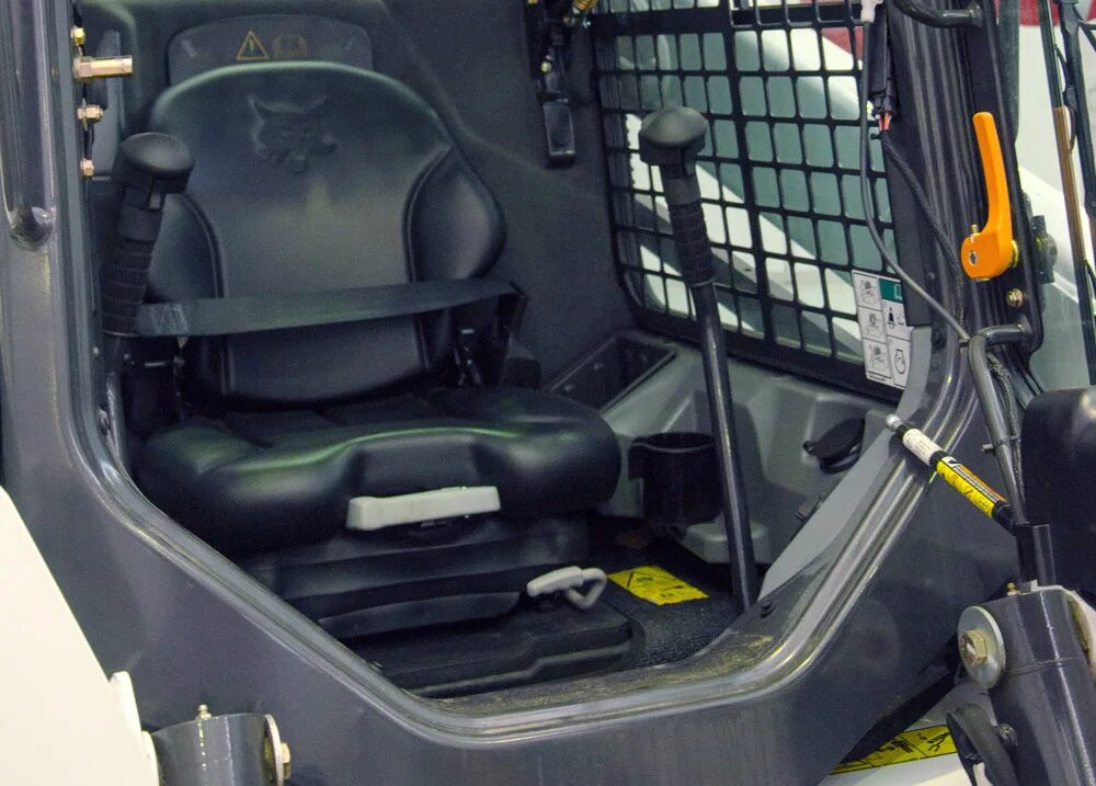 Управление bobcat. Bobcat s175 кабина. бобкэт 175. кабина бобкэт s175 внутри. мини погрузчик бобкэт s175 кабина.