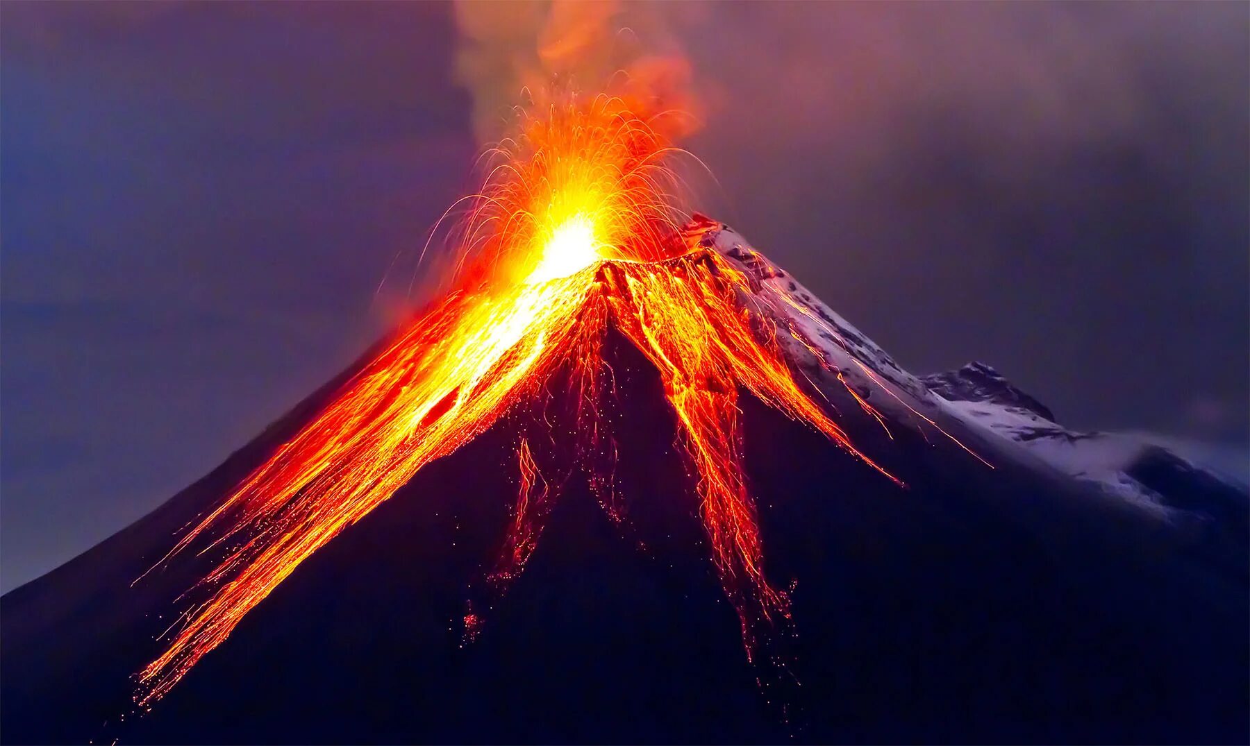 Тревога вулкан. Извержение вулкана Мауна Лоа. Вулкан лава. Гавайский Тип извержения вулкана. Самые большие вулканы.